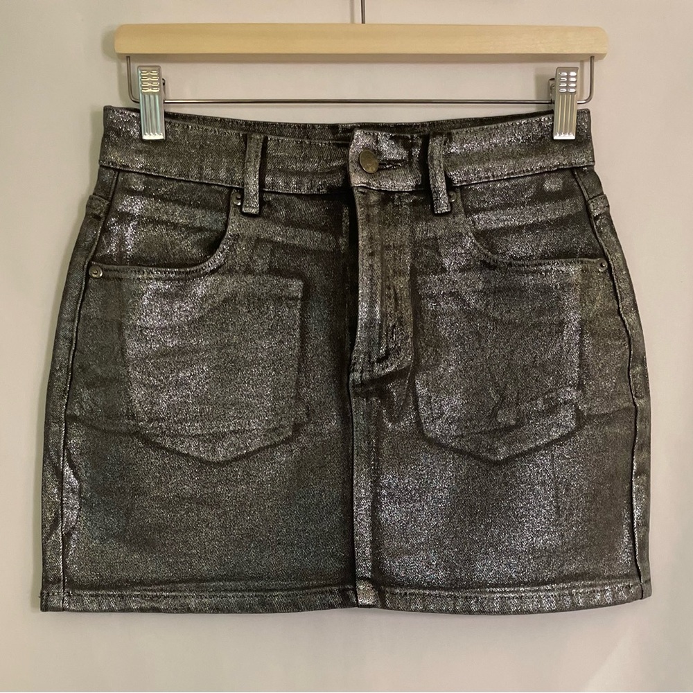 Akira Women's Metallic Silver Mini Skirt Size Small